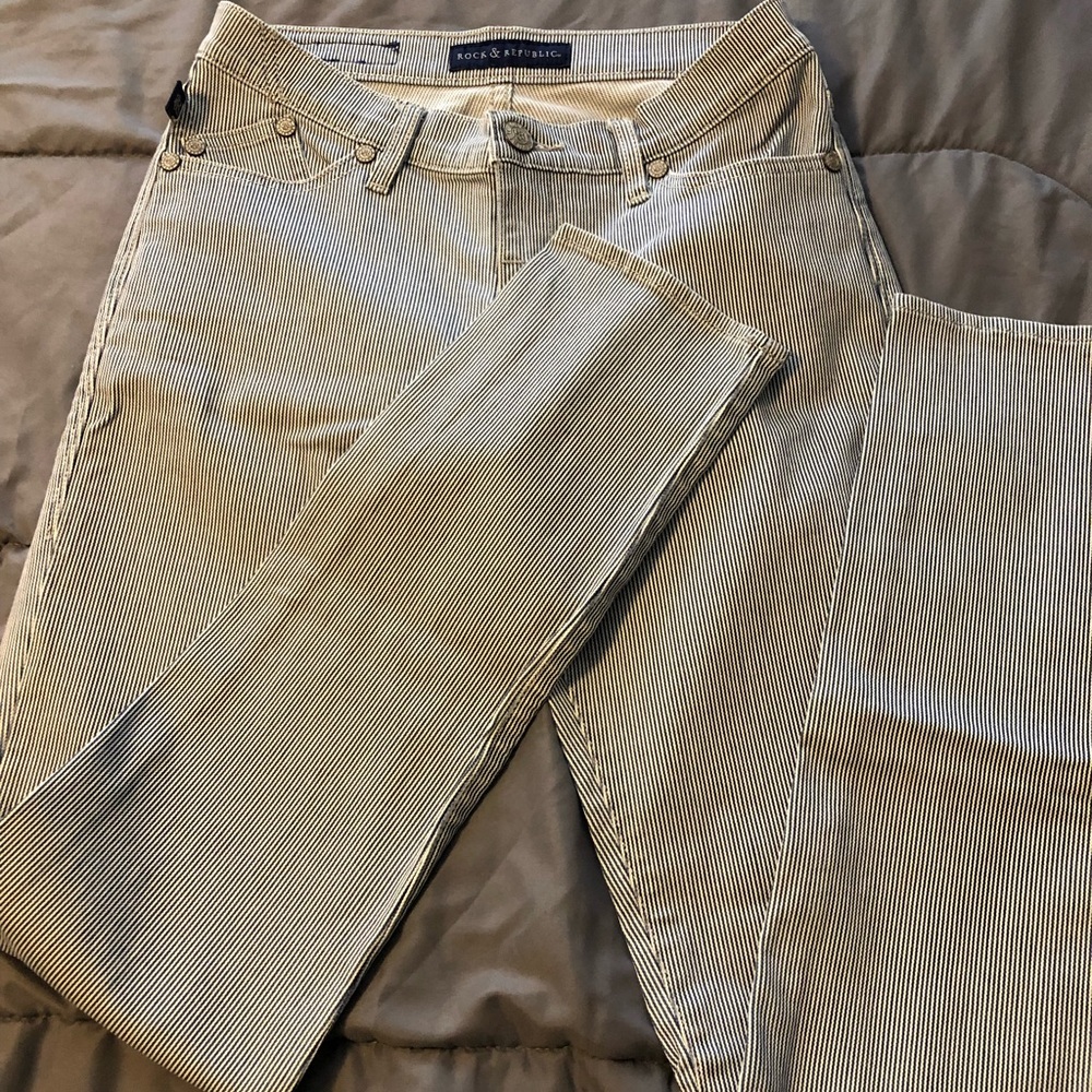 Rock & Republic blue and white pin stripe jegging